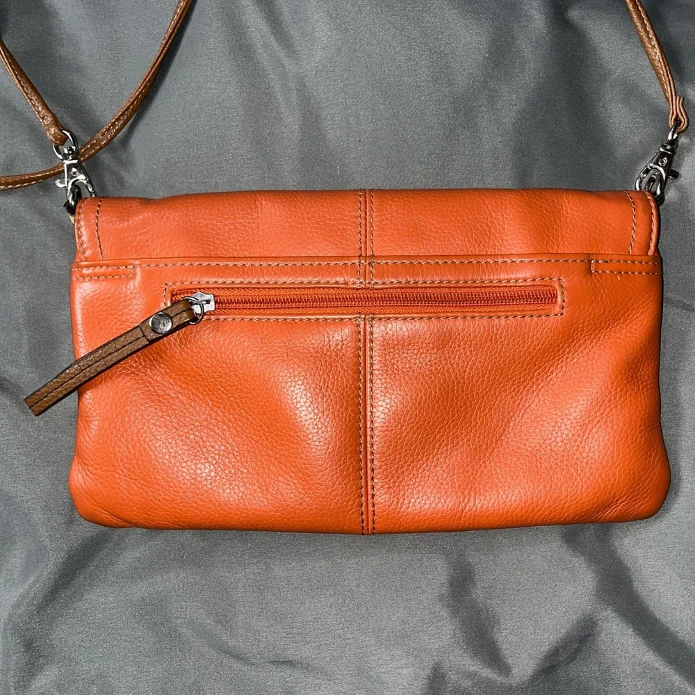 Tignanello Crossbody‎ Bag Converts to Clutch Bag Women's Leather Pocketbook.